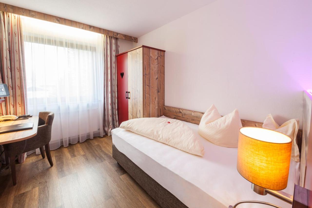 Single Room,1588085383:JPEG
