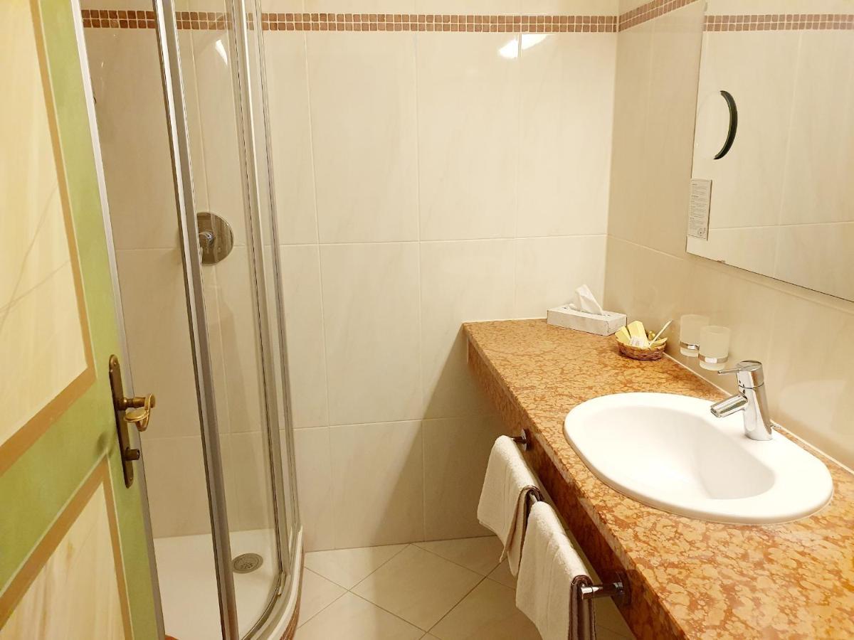 Standard Double Room,1132931130:JPEG