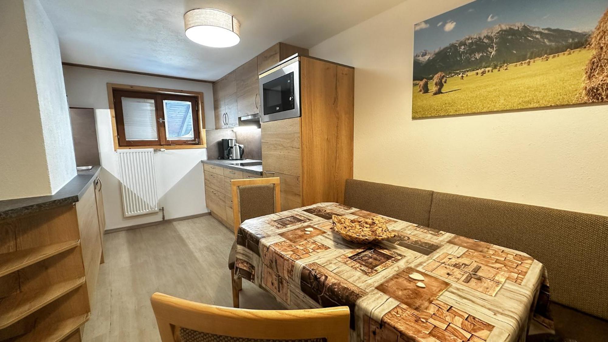 Comfort One-Bedroom Apartment Balcony